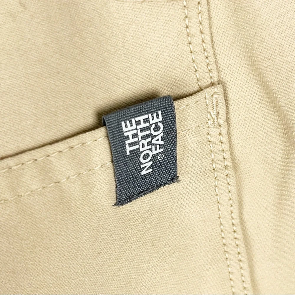 THE NORTH FACE Tan Retrac Tech Hiking Shorts 30 Gorpcore Outdoors Casual Neutral